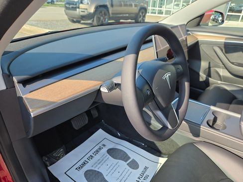 Used 2023 Tesla Model 3 Standard Range RWD image 7