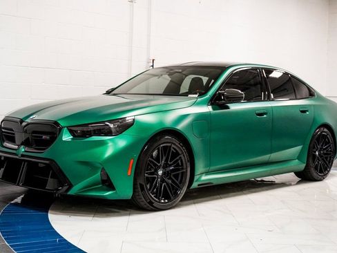 Used 2025 BMW M5 w/ Carbon Package image 4