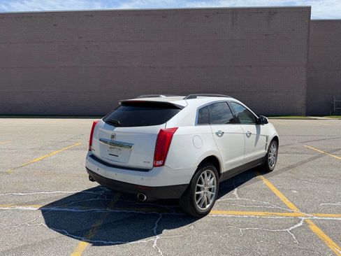 Used 2012 Cadillac SRX FWD image 4