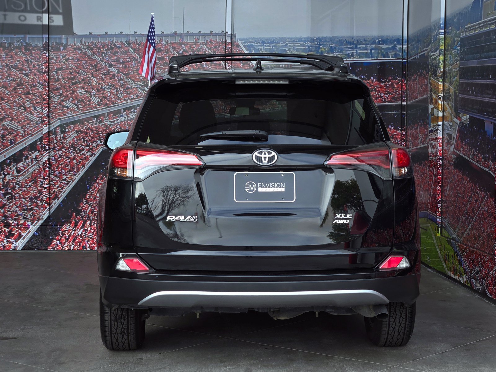 Used 2018 Toyota RAV4 XLE AWD/4WD image 7
