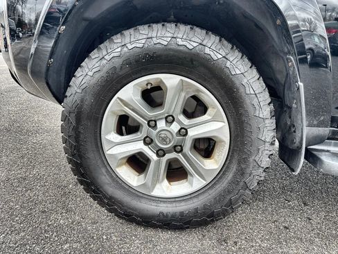 Used 2015 Toyota 4Runner SR5 image 18