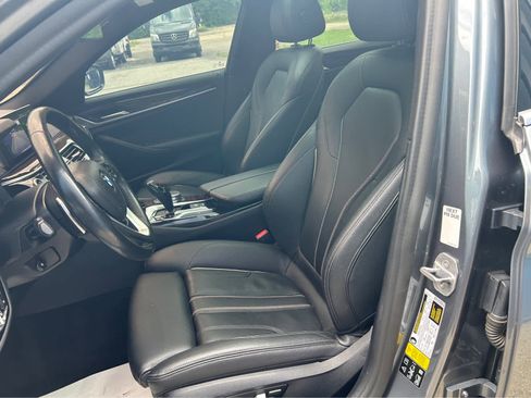 Used 2020 BMW 530i xDrive w/ Convenience Package image 6