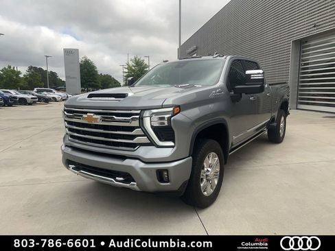 Used 2024 Chevrolet Silverado 3500 High Country AWD/4WD image 2