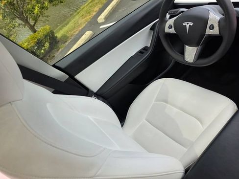 Used 2022 Tesla Model Y Performance AWD/4WD image 34