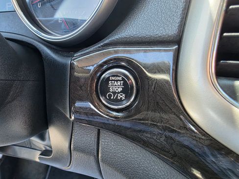 Used 2012 Jeep Grand Cherokee Laredo image 13