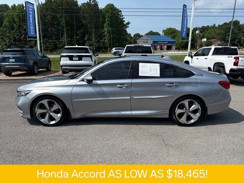 Used 2018 Honda Accord Touring image 3