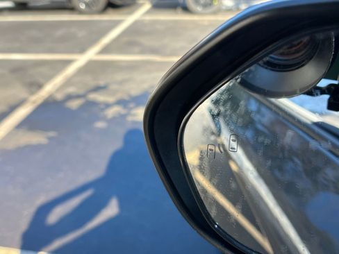 Used 2025 Toyota Camry LE w/ Convenience Package image 26