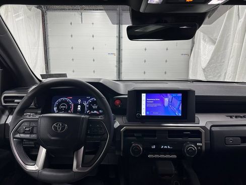 Used 2026 Toyota Tacoma TRD Off-Road AWD/4WD image 16