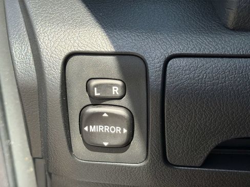 Used 2009 Toyota Camry SE FWD image 17