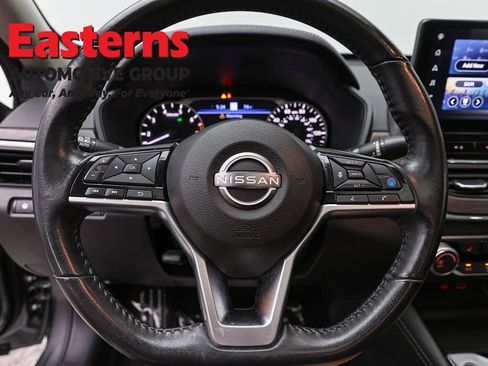 Used 2023 Nissan Altima 2.5 SV w/ SV Premium Package FWD image 10