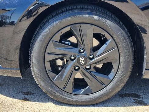 Used 2023 Hyundai Elantra SEL w/ Cargo Package FWD image 8