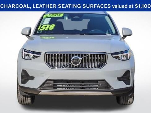 Used 2025 Volvo XC40 B5 Core w/ Protection Package Premier image 2