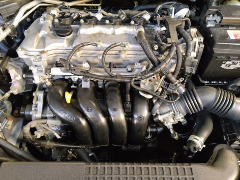 Used 2021 Toyota Corolla LE w/ Carpet Mat Package (TMS) image 30