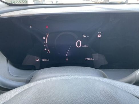 Used 2025 Buick Encore GX Preferred AWD/4WD image 26
