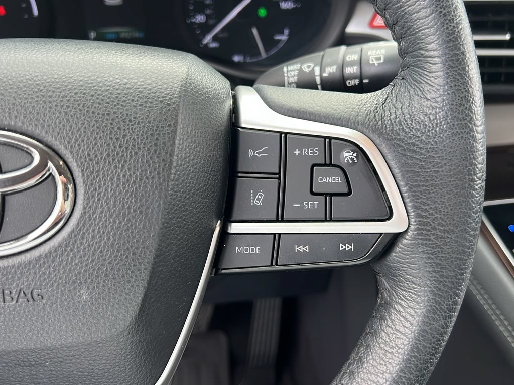 Certified 2024 Toyota Sienna XLE AWD/4WD image 23