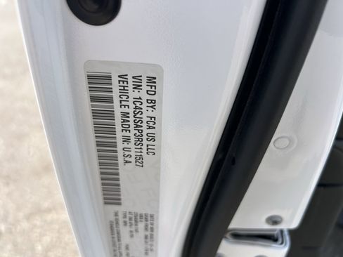 Used 2024 Jeep Wagoneer L 4WD image 17