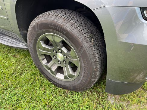 Used 2019 Chevrolet Tahoe LS AWD/4WD image 5