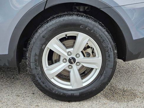 Used 2023 Kia Sorento LX image 14