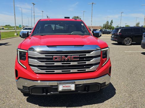 Used 2026 GMC Sierra 1500 SLE w/ Preferred Package AWD/4WD image 2