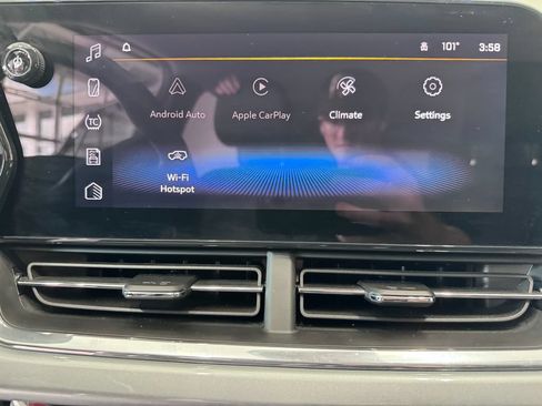 Certified 2024 Chevrolet Trax LT w/ Driver Confidence Package FWD image 11