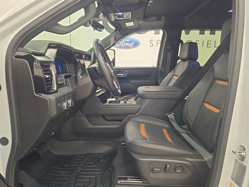Used 2025 GMC Sierra 2500 AT4 w/ AT4 Premium Plus Package AWD/4WD image 21