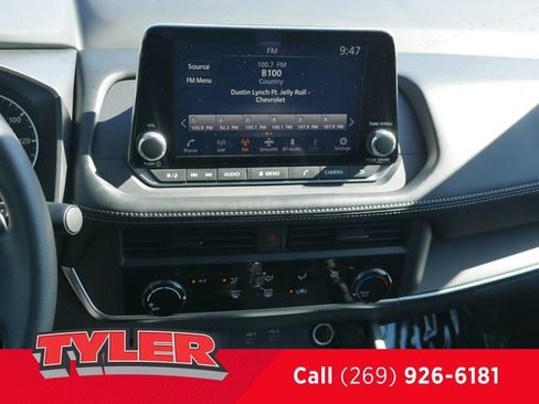 Used 2024 Nissan Rogue S FWD image 46
