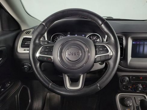 Used 2018 Jeep Compass Latitude w/ Popular Equipment Group AWD/4WD image 18