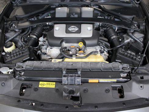 Used 2012 Nissan 370Z Coupe w/ Sport Pkg RWD image 31