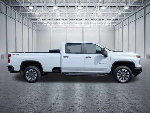 Used 2024 Chevrolet Silverado 2500 Custom w/ Custom Convenience Package AWD/4WD image 6