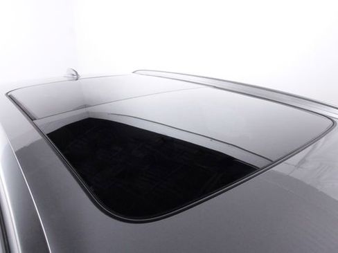 Certified 2025 Volvo XC40 B5 Plus image 28