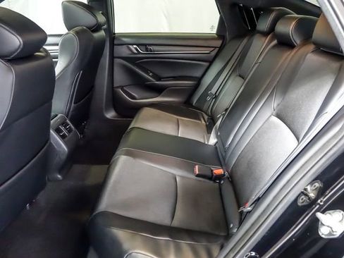 Used 2018 Honda Accord Sport image 15