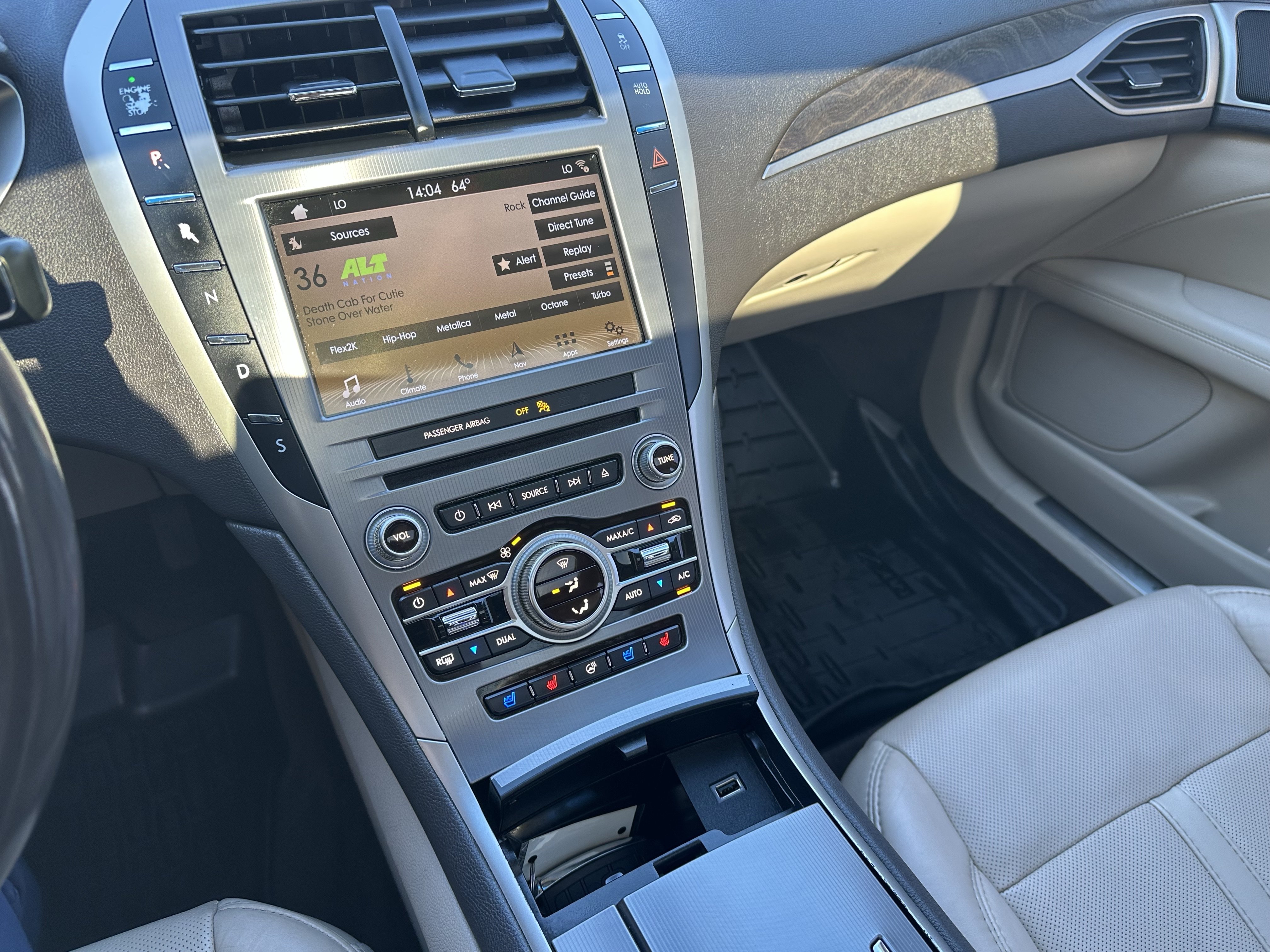 Used 2017 Lincoln MKZ Reserve w/ Climate Package FWD image 10