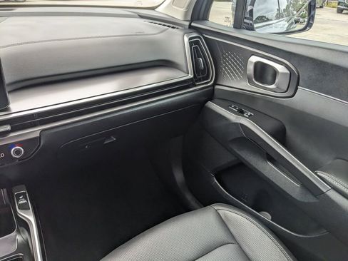 Certified 2025 Kia Sorento S AWD/4WD image 17
