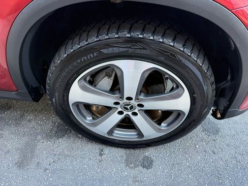 Used 2018 Mercedes-Benz GLC 300 4MATIC image 10