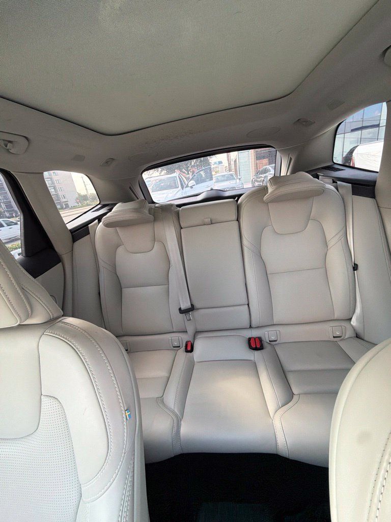 Used 2024 Volvo XC60 T8 Ultimate w/ Protection Package Premier AWD/4WD image 5