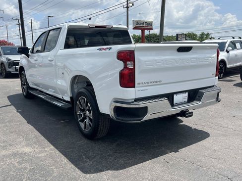 Used 2022 Chevrolet Silverado 1500 LT AWD/4WD image 5