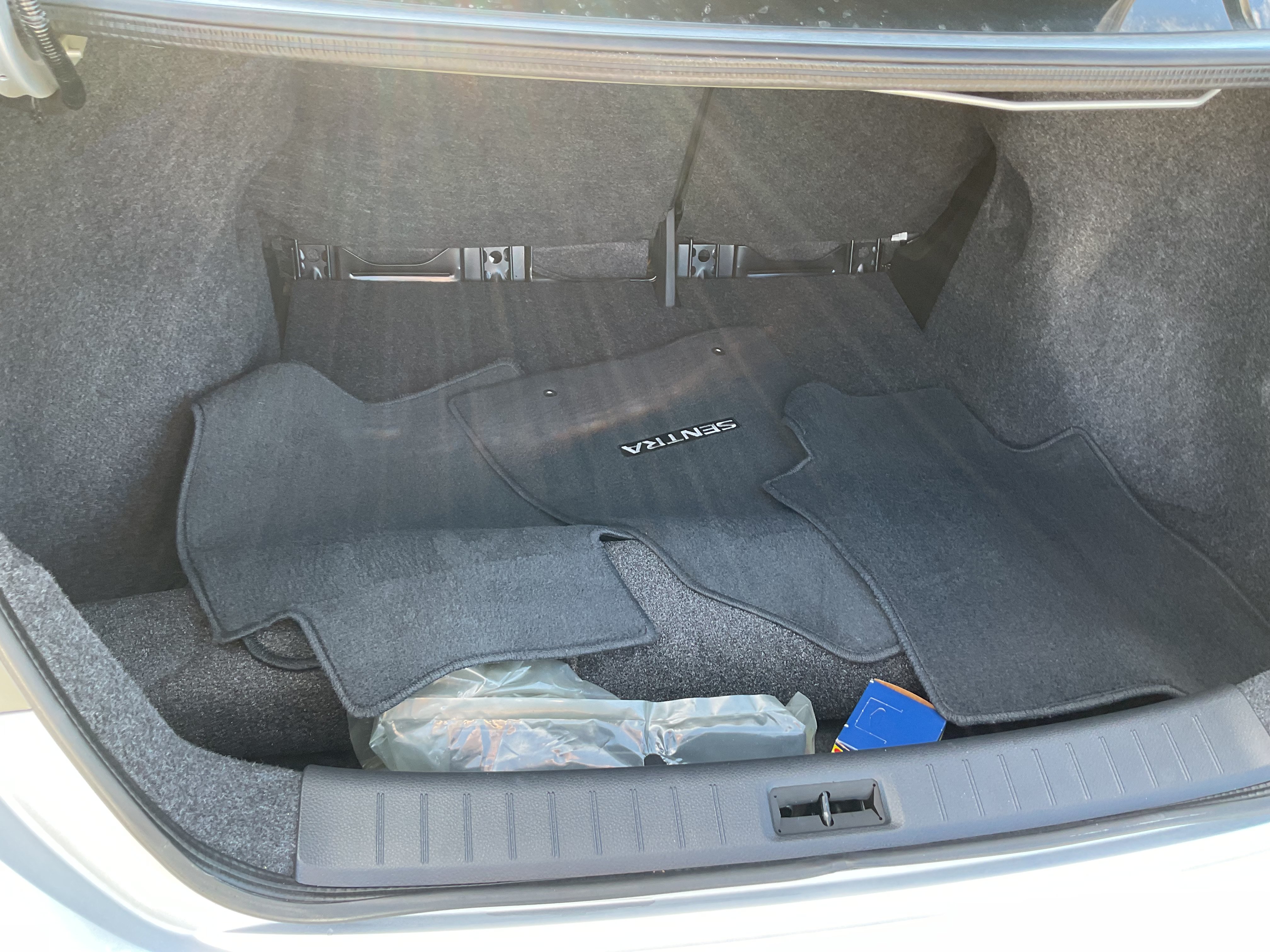 Used 2015 Nissan Sentra S FWD image 9