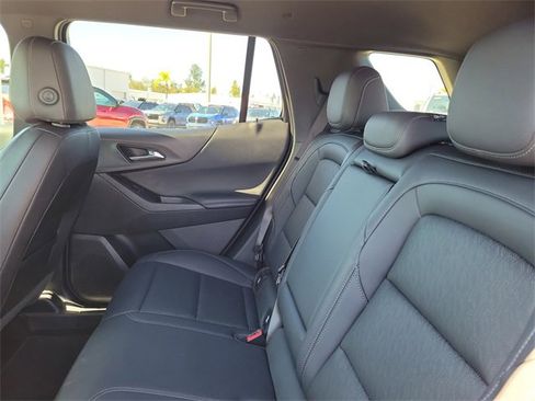 Certified 2025 Chevrolet Equinox LT w/ Convenience Package II image 9