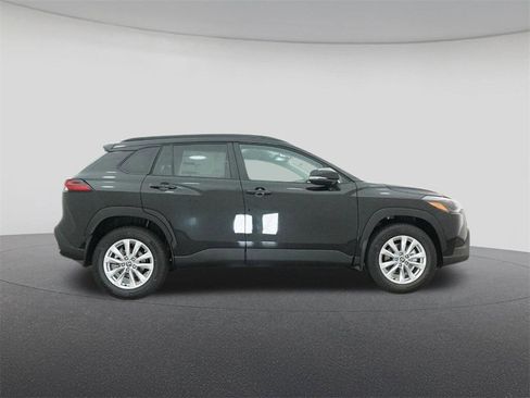 New 2026 Toyota Corolla Cross LE image 27
