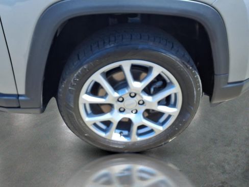 Used 2023 Jeep Compass Latitude AWD/4WD image 10