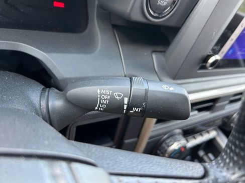 Used 2025 Toyota Tacoma SR AWD/4WD image 21