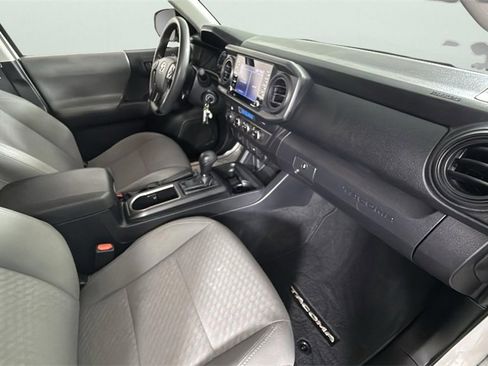 Used 2022 Toyota Tacoma SR image 31