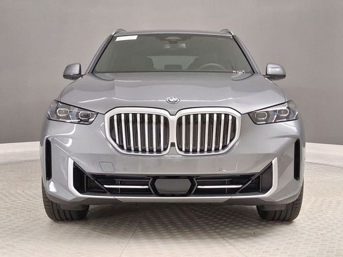 New 2026 BMW X5 xDrive50e w/ Premium Package AWD/4WD image 4