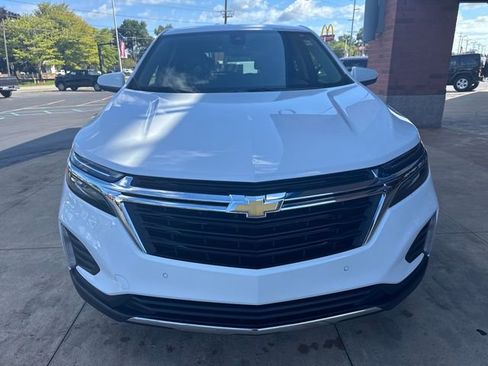 Used 2022 Chevrolet Equinox LT image 3