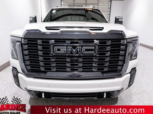 Used 2024 GMC Sierra 3500 Denali Ultimate AWD/4WD image 7