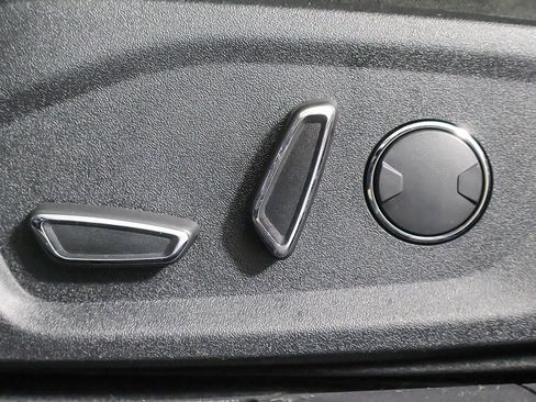 Used 2020 Ford Fusion SE image 24