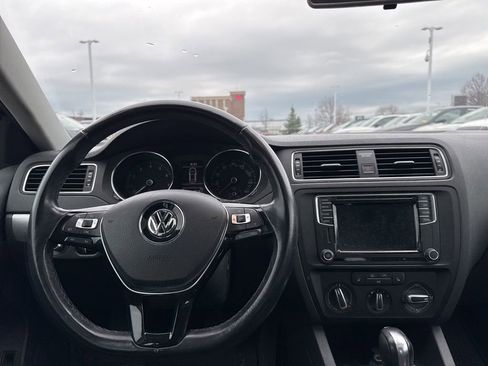 Used 2018 Volkswagen Jetta SE image 10