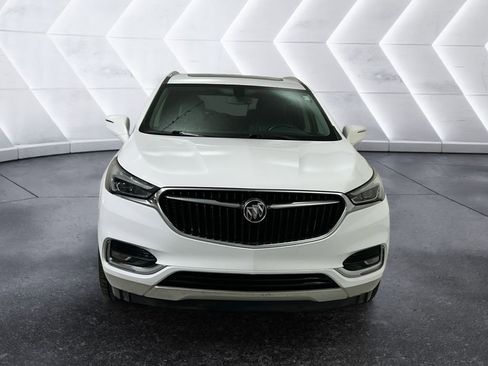 Used 2020 Buick Enclave Essence image 2