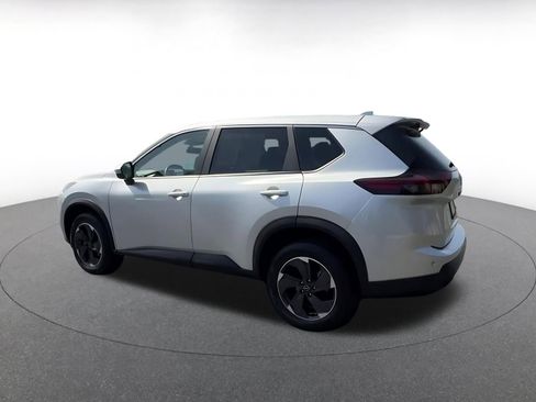 Used 2025 Nissan Rogue SV AWD/4WD image 10
