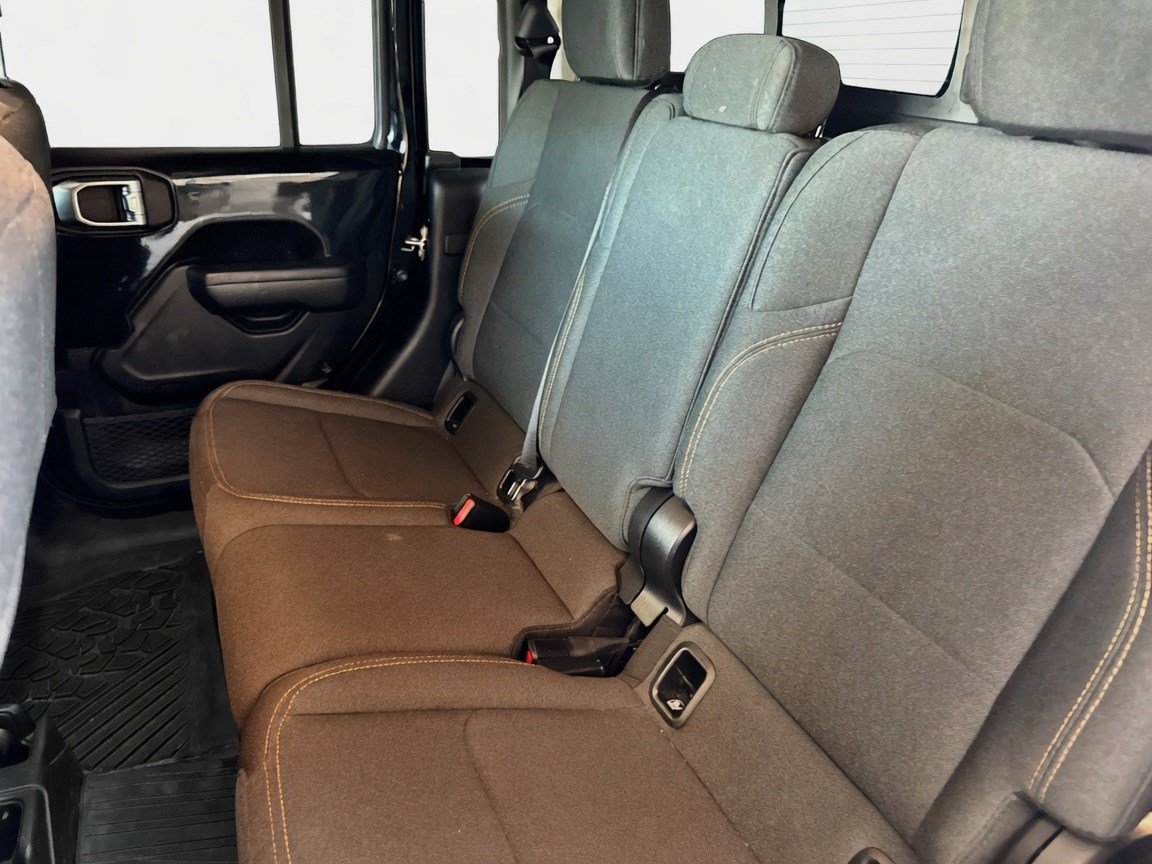 Used 2025 Jeep Gladiator Sport AWD/4WD image 14
